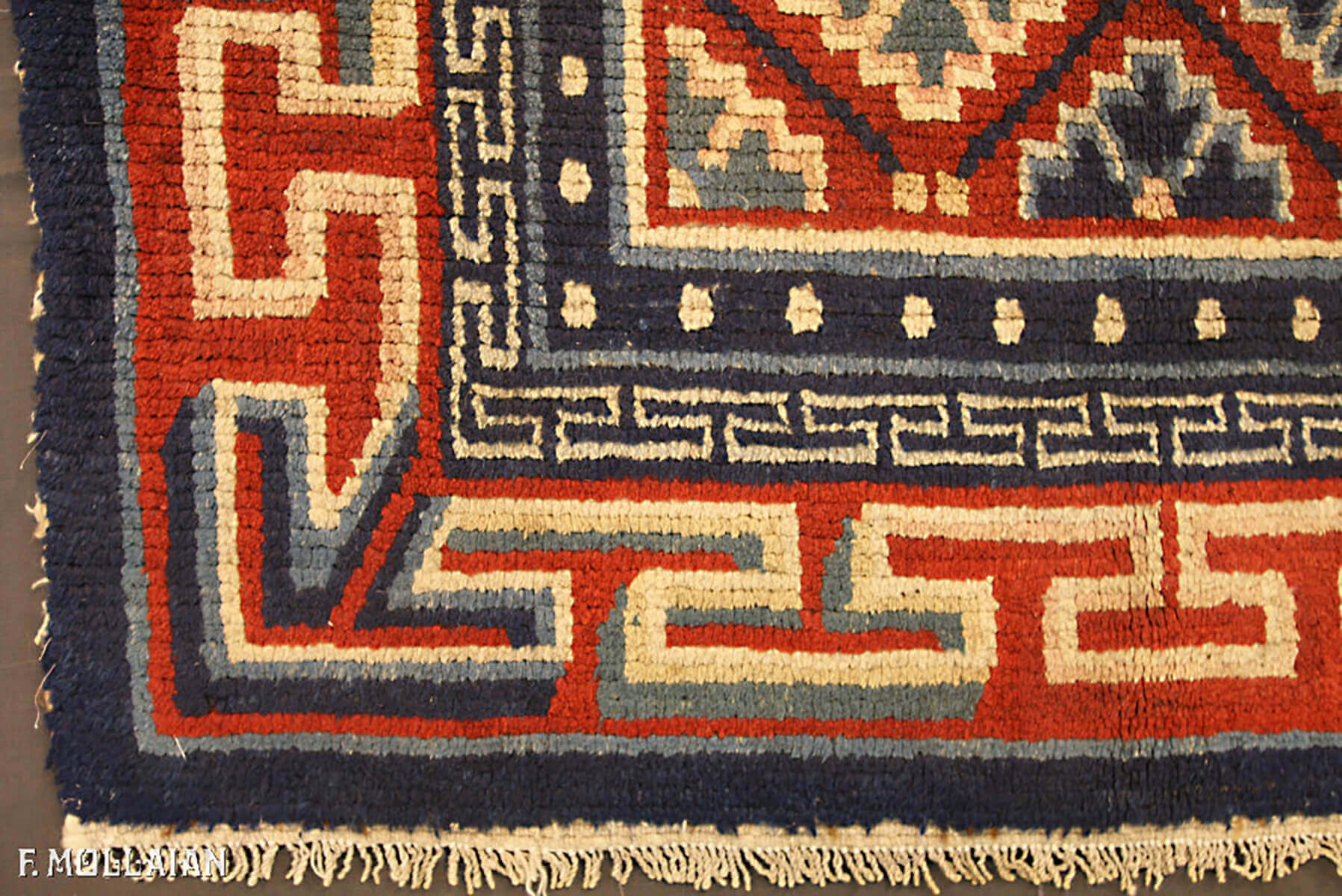 Antique Tibetan Rug n°:45556409